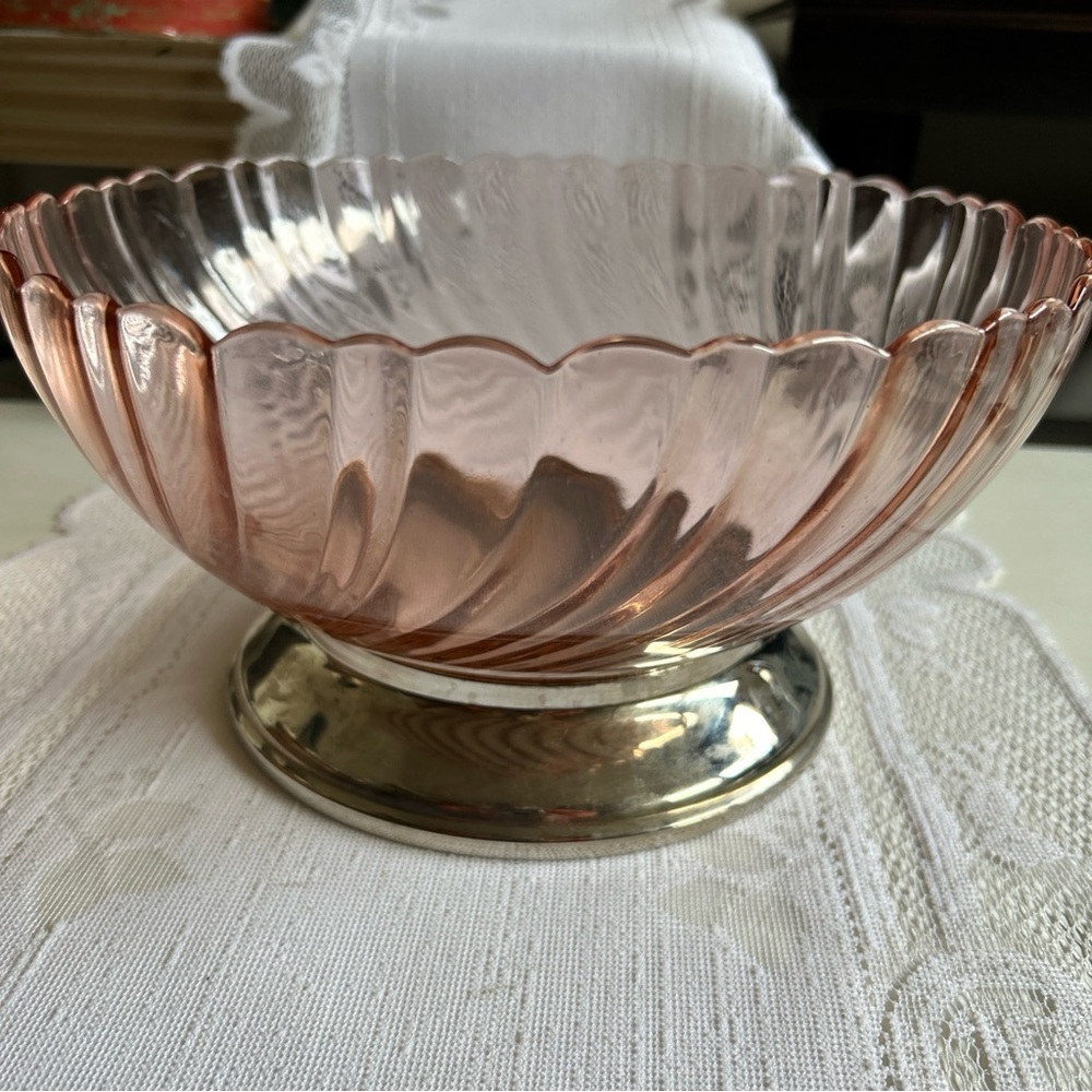 Arcoroc France Roseline Pink Swirl Bowl Silver Base Scalloped Edge 10.25”